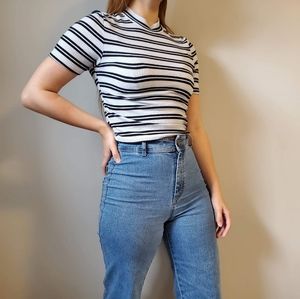 Black and white stripes crop top